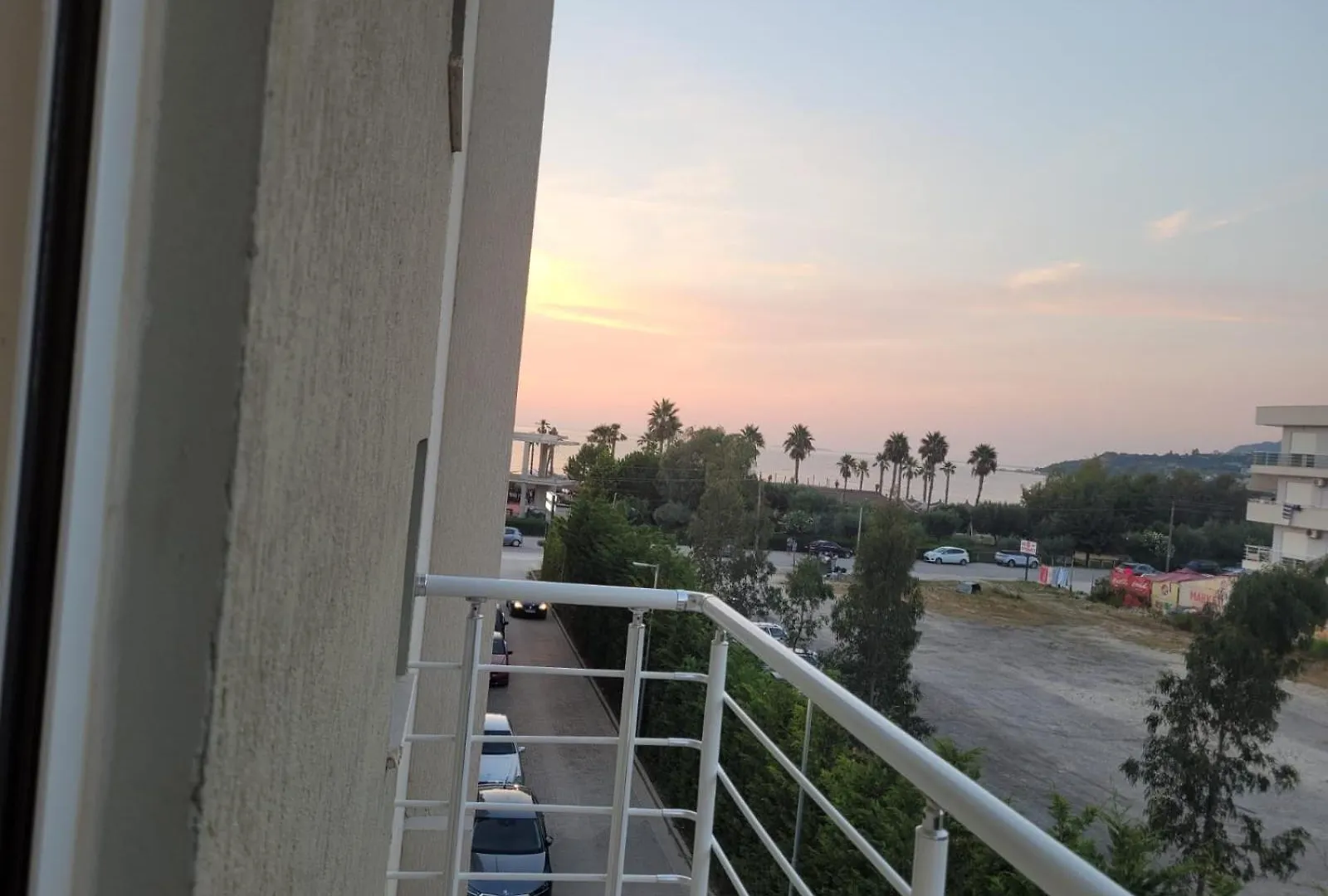 Апартаменты Jl Tirana Resort Радима